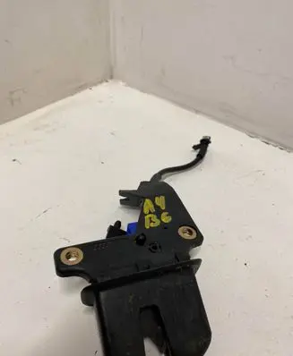 Audi A4 S4 B6 8E 8H Tailgate/trunk/boot lock/catch/latch 8E5827505B