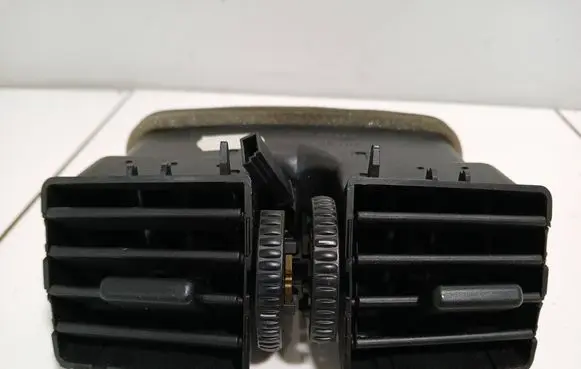 BMW 5 E60 E61 Rear air vent grill 6932023 6932024 14121810