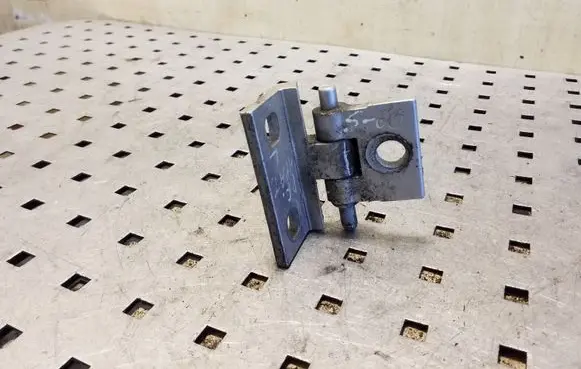 Volvo S60 Front door lower hinge 