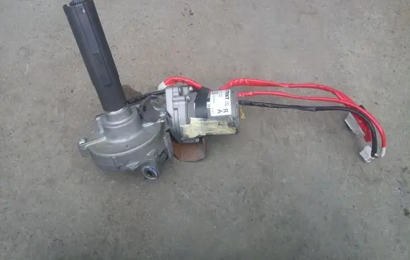 Toyota Avensis T270 Electric power steering pump 