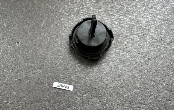 Nissan Patrol Y60 Power steering tank cap 49181W1705