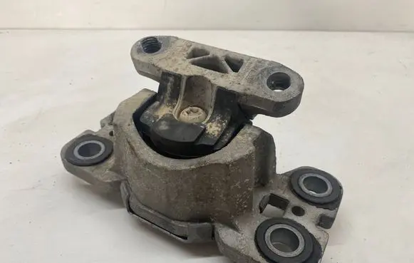 Land Rover Evoque I Engine mount bracket BJ327M121AC