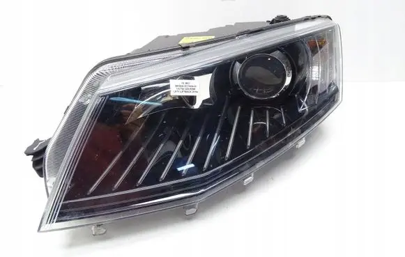 Skoda Octavia Mk3 (5E) Headlight/headlamp 5E2941015B