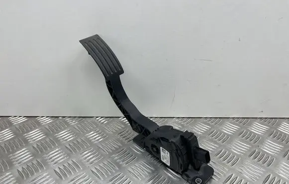 Ford Focus Accelerator throttle pedal EV619F836AA