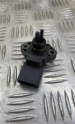 Audi A6 S6 C5 4B Air pressure sensor 059906051 0281002326