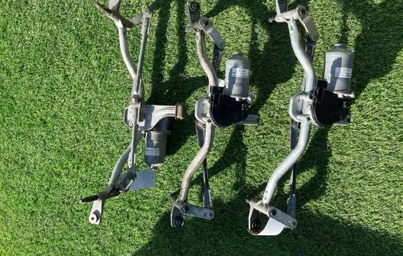 Renault Trafic III (X82) Wiper motor