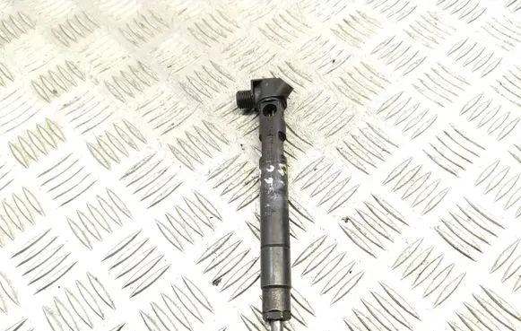 Mercedes-Benz C W204 Fuel injector A6510702887 28348370 1221900289851