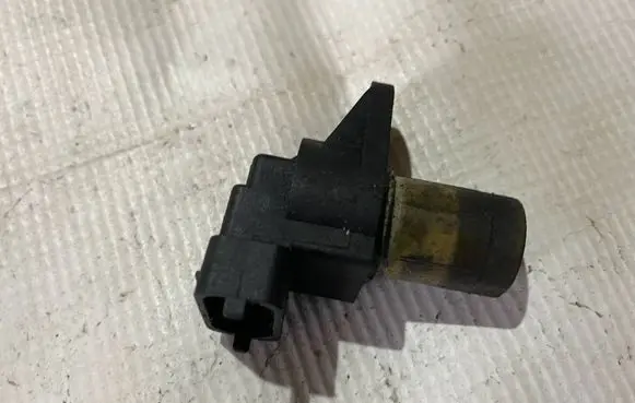 Mercedes-Benz C W203 Camshaft position sensor a0031539728 0031539728
