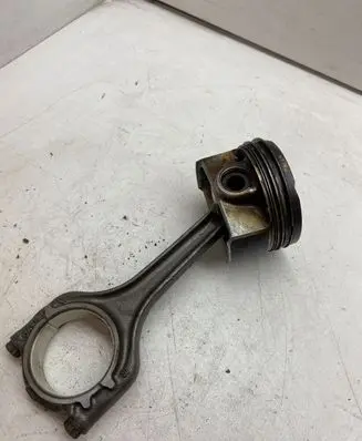 Volkswagen PASSAT B8 Piston with connecting rod 04ER 61R0