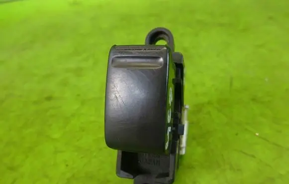 Nissan X-Trail T30 Electric window control switch
