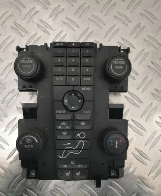 Volvo V50 Climate control unit 8697670 04K20T 19206