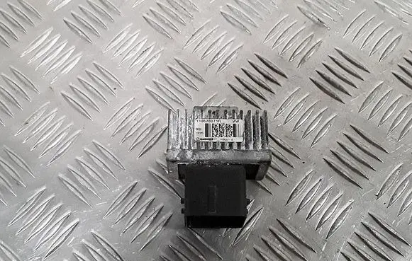 Glow plug pre-heat relay