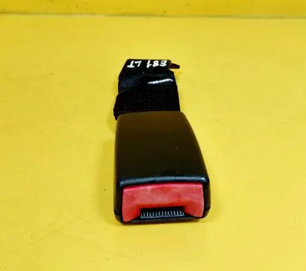 BMW 1 E81 E87 Rear seatbelt buckle 603853900G