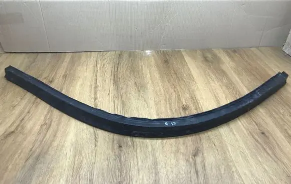 Porsche Macan (95B) Engine compartment rubber 95B823737