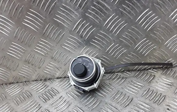Toyota Yaris Climate control unit 75K354