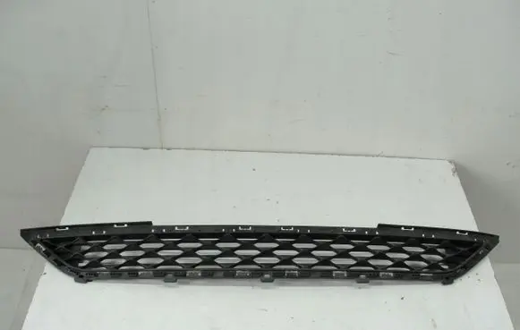 Hyundai Tucson TL Front bumper lower grill 86561D7500