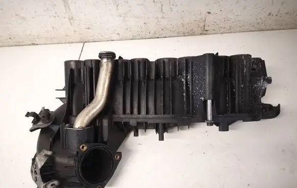 BMW 1 E81 E87 Intake manifold 779738408 779888508