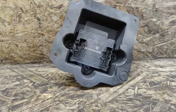 Jaguar XE Door control unit/module HPLA14D618BF