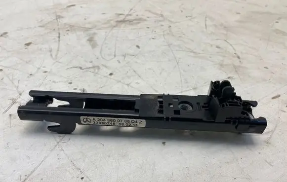Mercedes-Benz C W204 Seat belt height adjuster A2048600788