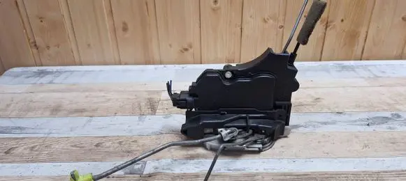 Mitsubishi Outlander Front door lock