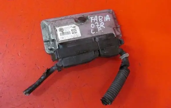 Skoda Fabia Mk1 (6Y) Engine control unit/module 03C906024AB