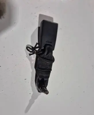 Nissan Almera Tino Middle seatbelt buckle (rear) 270203