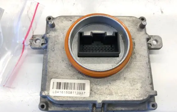 Volkswagen Touareg II Voltage converter/converter module 4G0907397R