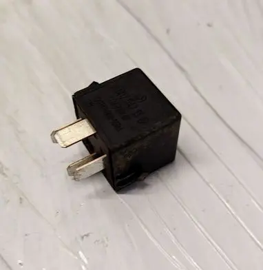 Mercedes-Benz A W169 Other relay A0025421319