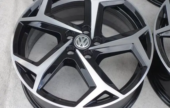 Volkswagen Polo VI R17 alloy rim 2G06010251 0008492014