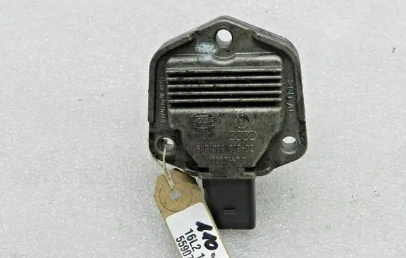 Volkswagen PASSAT B5.5 Oil level sensor 1J0907660B