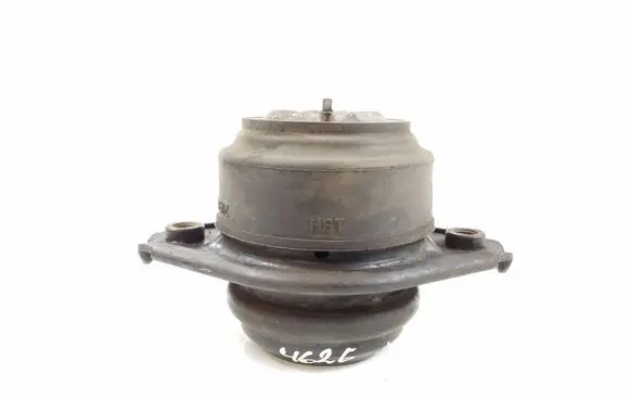 Engine mount bracket