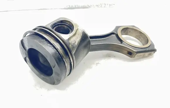 Mercedes-Benz E W212 Piston with connecting rod A6510301017