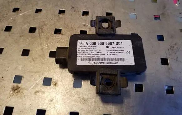 Mercedes-Benz C W205 Tire pressure control unit A0009006907