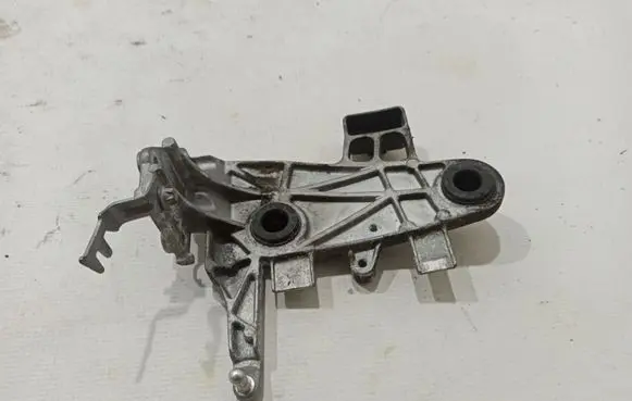 Mercedes-Benz CLS C218 X218 Air filter cleaner box bracket assembly A6510902241