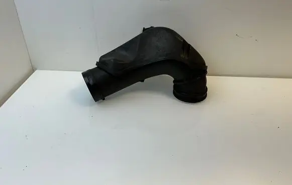 BMW 3 GT F34 Air intake duct part 70522747 51750610 7605045