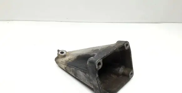 Mercedes-Benz E W211 Engine mounting bracket A6112230804