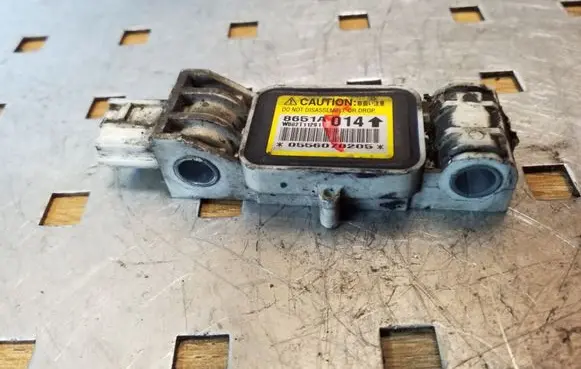 Mitsubishi Grandis Airbag deployment crash/impact sensor 8651A014 W002T11291