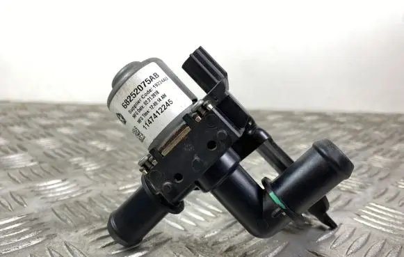 Jeep Grand Cherokee Electric auxiliary coolant/water pump 68252075AB