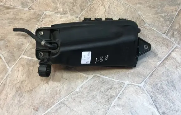 Vacuum air tank