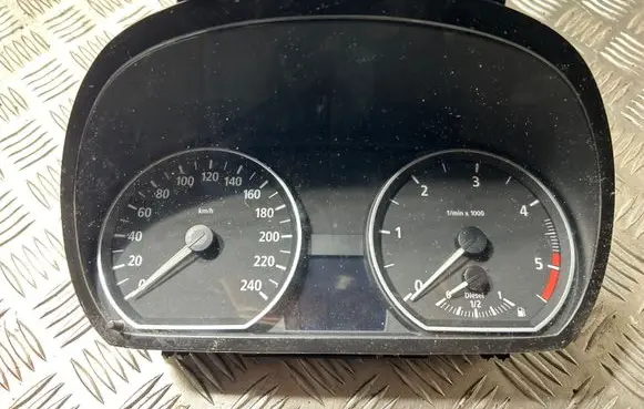 BMW 1 E81 E87 Speedometer (instrument cluster) 1041568