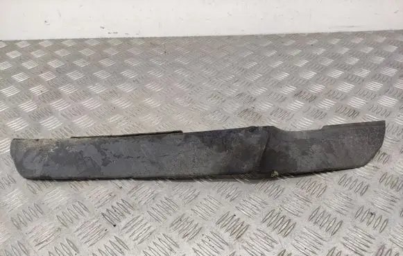 Front bumper lip