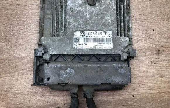Skoda Octavia Mk2 (1Z) Engine control unit/module 03G906021TB 0281014711