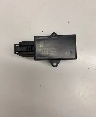 Volkswagen Touareg I Seat heating relay 7L0959772D