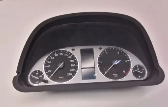 Mercedes-Benz B W245 Speedometer (instrument cluster) A1695409947