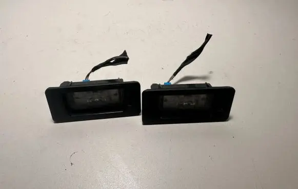 BMW 5 G30 G31 Number plate light 7410302 2034A104