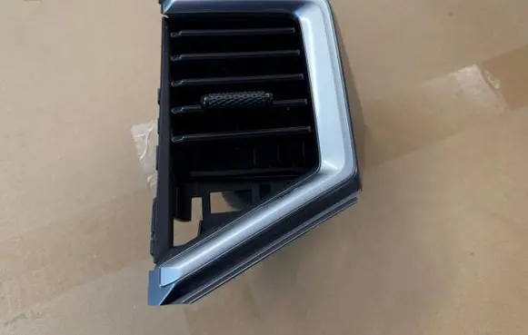 Volkswagen Amarok II Dash center air vent grill