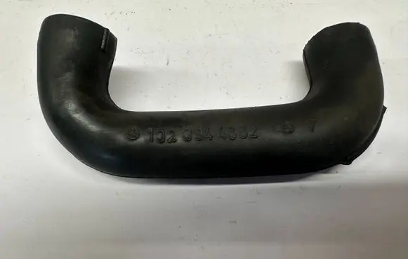 Mercedes-Benz 190 W201 Air intake hose/pipe 1020944882