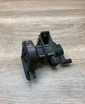 Audi A6 S6 C4 4A Turbo solenoid valve 357906283