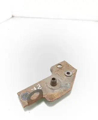 Toyota Avensis T270 Radiator mount bracket