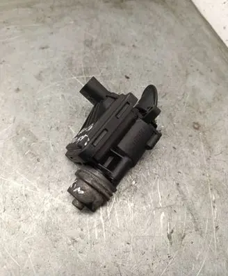 Opel Astra J Intake manifold valve actuator/motor 55584232